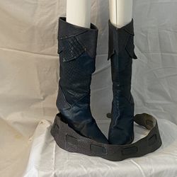 Vero Curio Leather Boots & Matching Belt