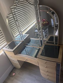 Glam Vanity Desk with Tri-Fold Mirror