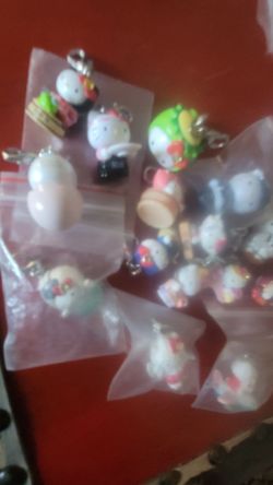 16 Sanrio hello kitty charm s