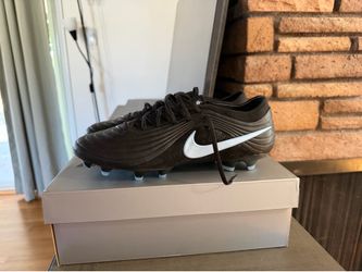 Brand New Nike Tiempo 10.5