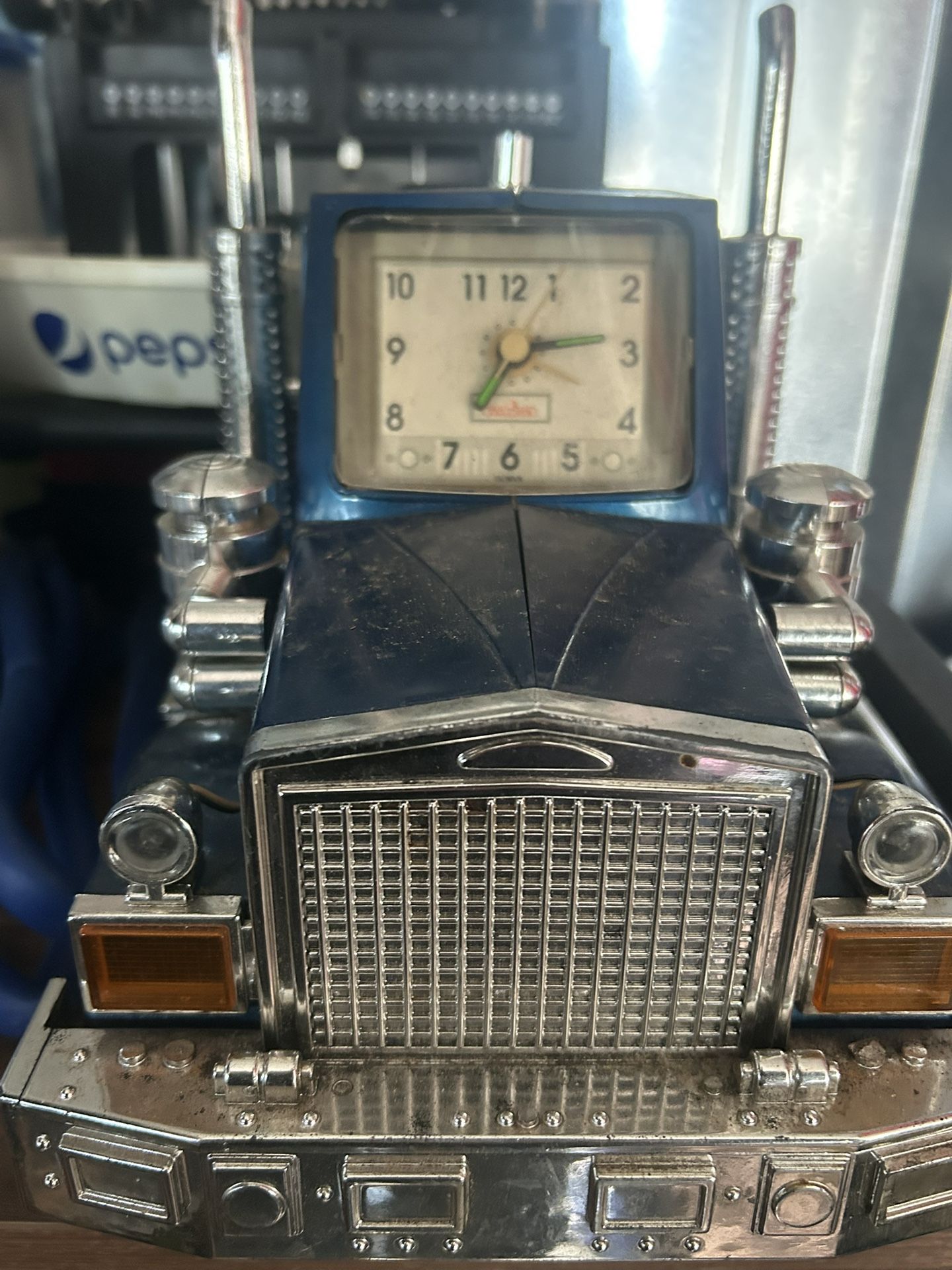 Big Rig Tractor Trailer Clock