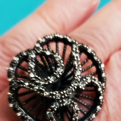 Premier Designs  "Blooming With Elegamce" floral ring, Size 7