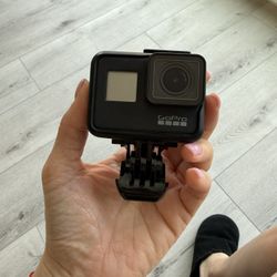 📸 GoPro HERO7 Black – Excellent Condition, Barely Used! 🖤