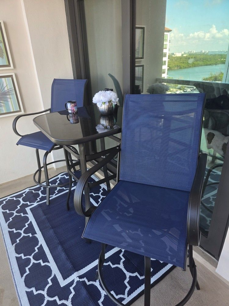 MUST SELL !!! BEAUTIFUL HIGH TOP BAR SET WITH 2 OUTDOOR SEIVEL CHAIRS !!!