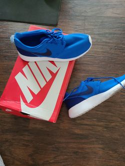 Blue NIKE Roshe One W8, Boys 6.5