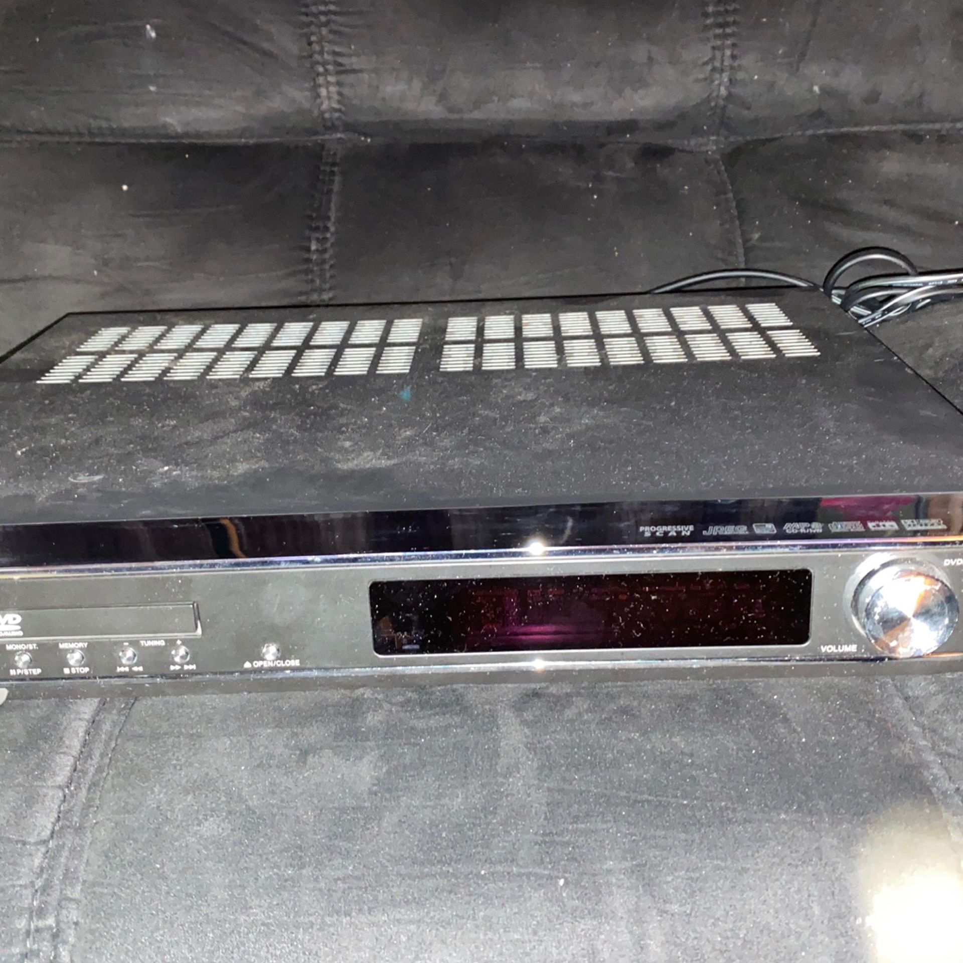 LG 1gdvt48 Power 6 Speajer Surround Amplifier W / Premium Sound W/ DVD Player