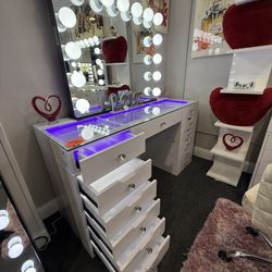 Glamour Vanity With Speaker And LED