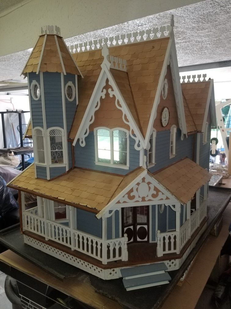 Vintage antique doll house $600 obo