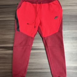 Nike Sportswear Tech Fleece Joggers Pants Tapered Red 805162 677 Men’s Medium