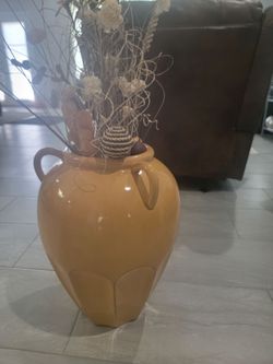 Decorative vase