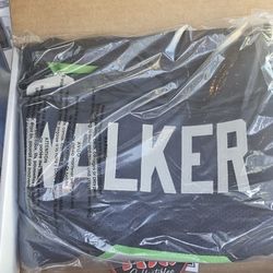 Kenneth Walker Autographed Jersey