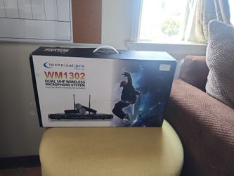 Dual Ufh Wireless Microphone System
