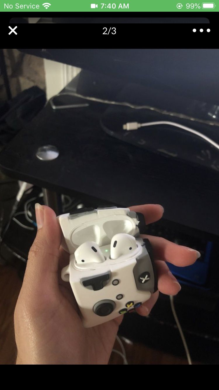 airpods brand new no scratches and clean