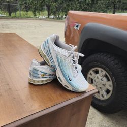 NIKE AIR MAX PLUS TN SIZE 9 MENS $100
