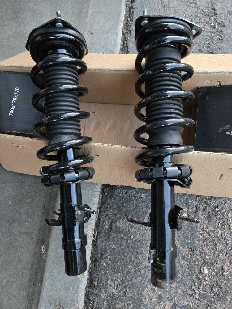 06-10 Infiniti M35x AWD Front And Rear Suspension