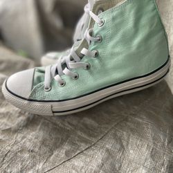 Woman’s Hi-Top Mint Green Converse