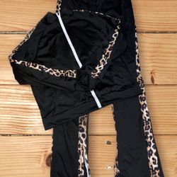 Women’s Black Sports Suit With Leopard Print Stripes Two-Piece