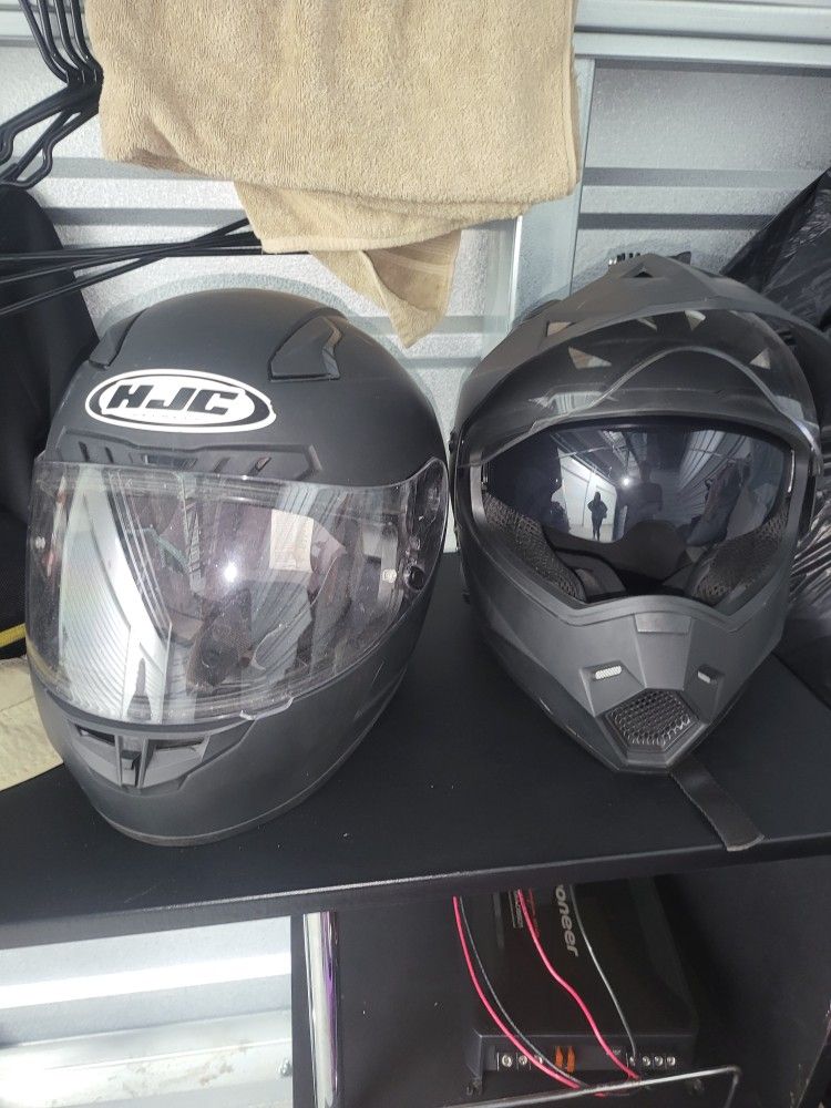 2 Motorcycle Helmets Used Like New (1 On Left HJC Large $40, 1 On Right XL 50, Buy Both For $80