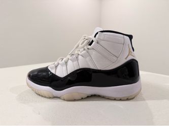 Air Jordan 11 “Gratitude” size 8
