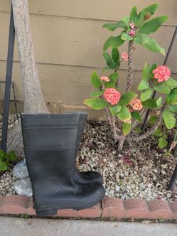 Utility Boots Waterproof  Size # 9