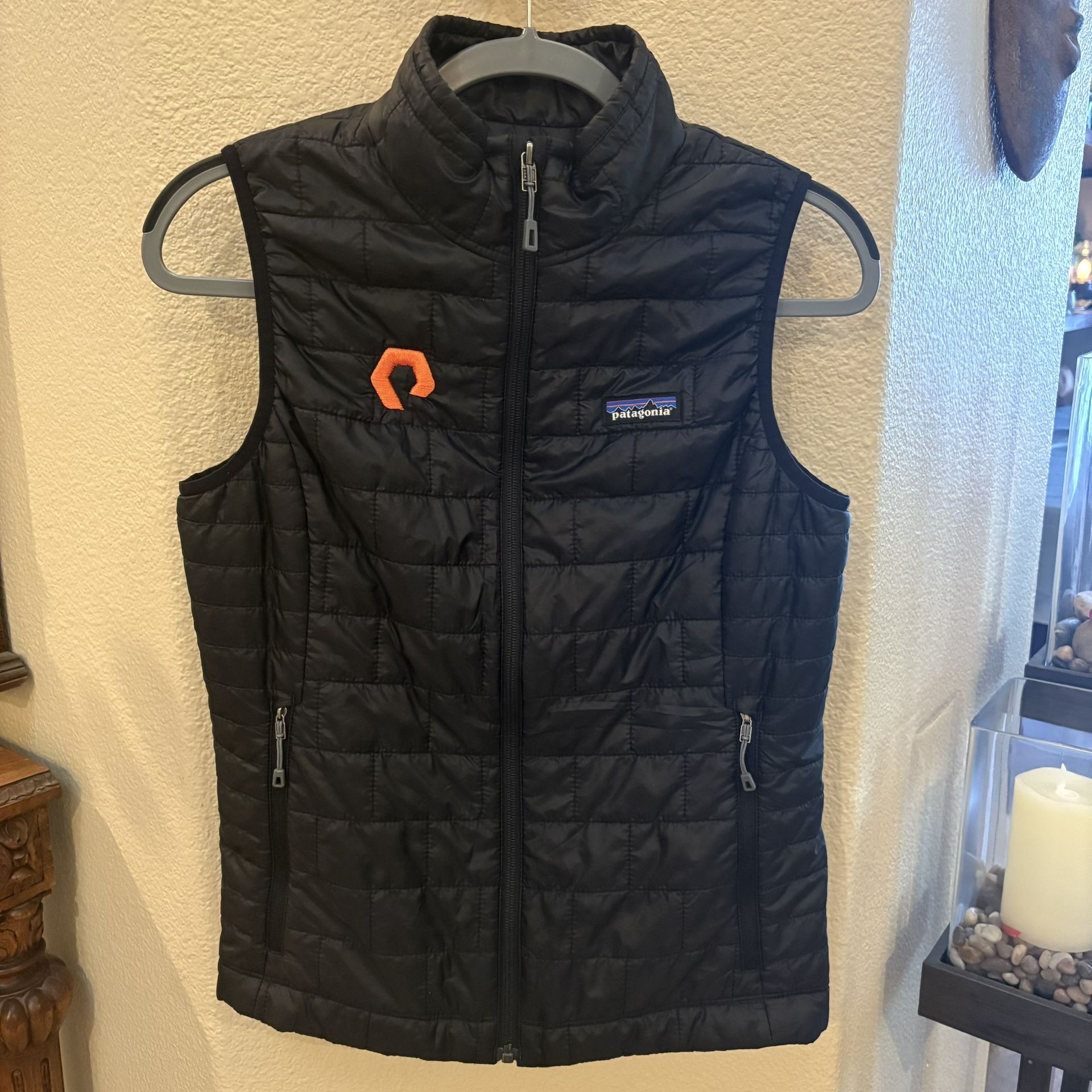 Patagonia Women Black Nano Puffer Embroidery Zipped Vest Size Small