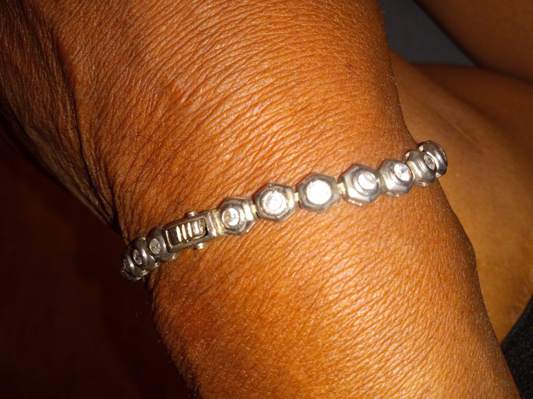 A Diamond Bracelet Set In Sterling Silver 2ct 