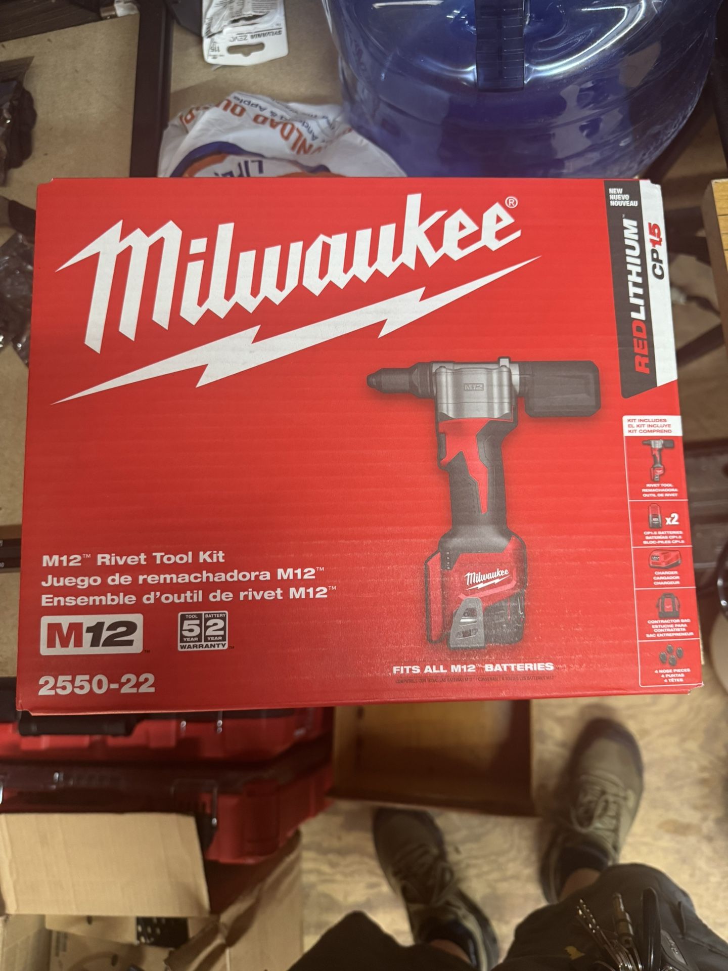 Milwaukee M12 Lithium-Ion Cordless Rivet Tool Kit