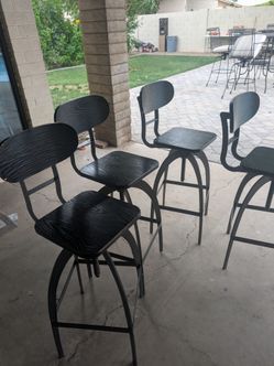 4 bar stools
