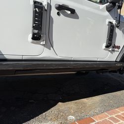 Rock Slide Engineering Gen 2 Power Sliders – Jeep JL/JLU