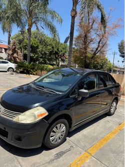 2009 Nissan versa