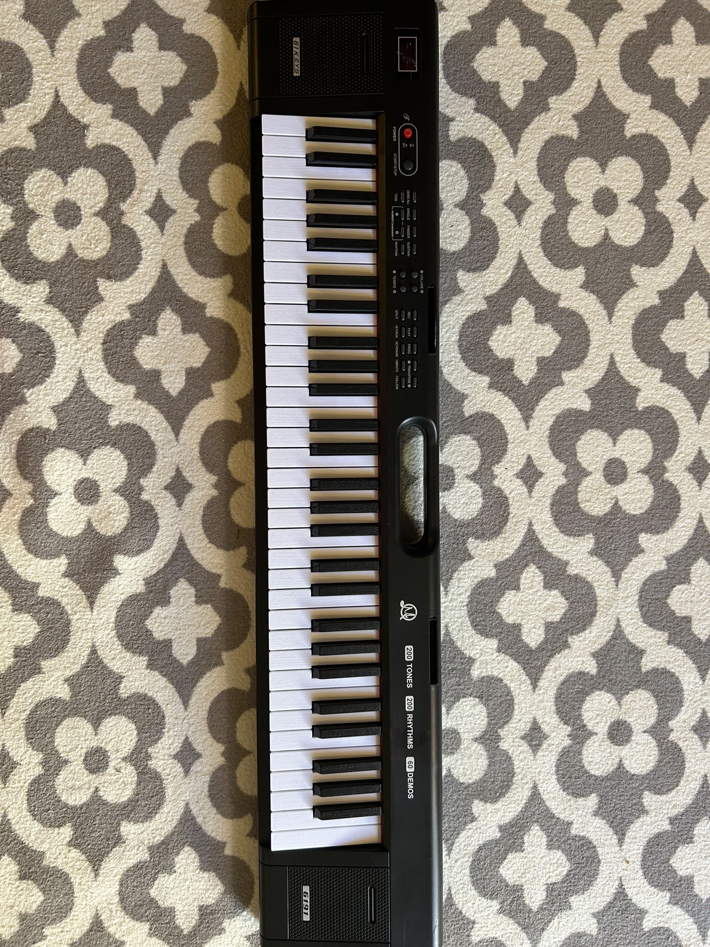 Electronic Piano 61keys. 