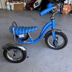 Schwinn Lil Sting- Ray 3 Wheel Toddler Bike Like New