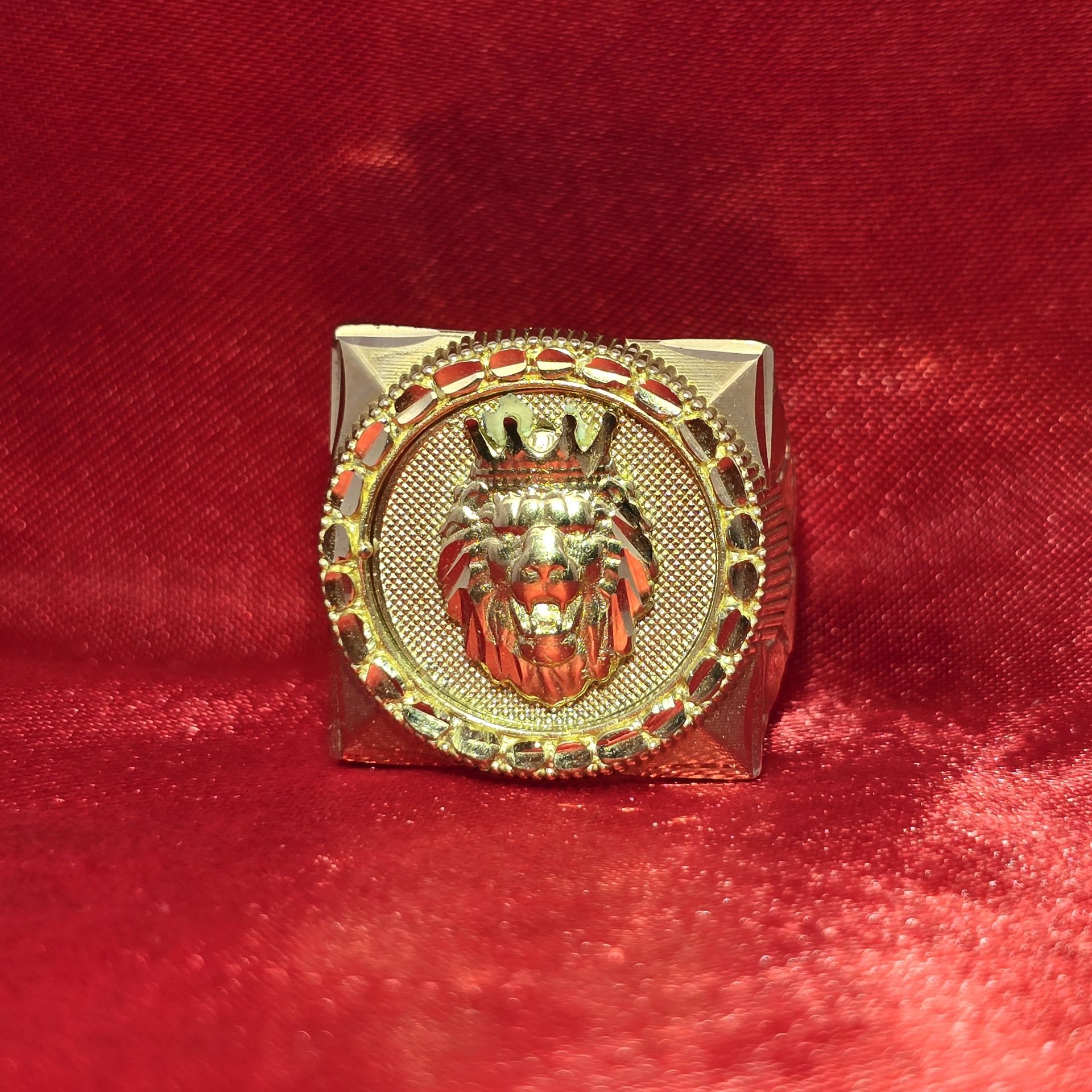 10k Gold Lion Ring