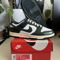 NEW DS Nike Dunk Low Vintage Green Women's Size 6.5W DQ8580-100