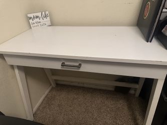 White Desk 