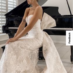 Brand New Ivory Lace Wedding Gown