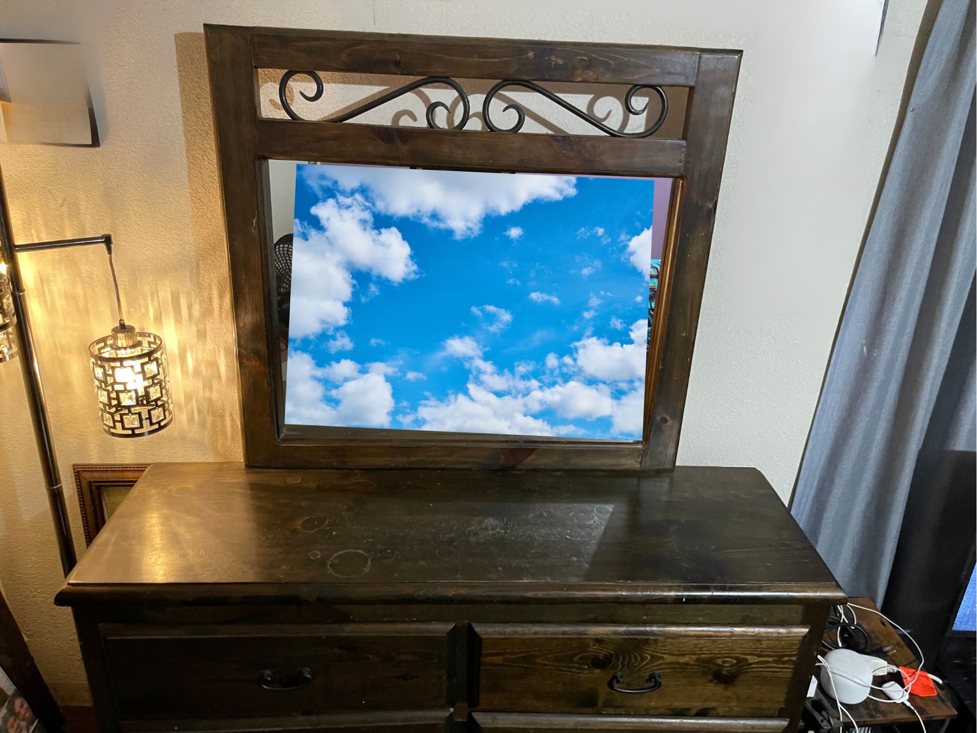 Dresser With Mirror/ Tocador Con Espejo 