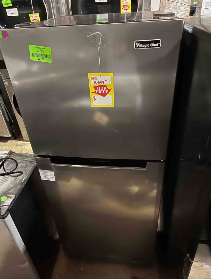 MAGIC CHEF 10.1 cu. ft. Top Freezer Refrigerator