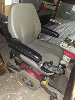 Jazzy 614HD Powerchair, 450LB Weight Capacity
