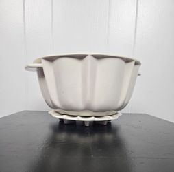 Vintage Stone Round Casserole/Bundt Baking Pan & Decorative Trivet