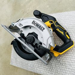 DeWalt 20v BRUSHLESS 6-1/2” Sidewinder Style Circular Saw (Tool Only) 