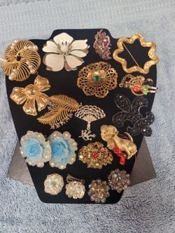 Signed Vintage Jewelry Lot