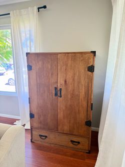 Storage cabinet