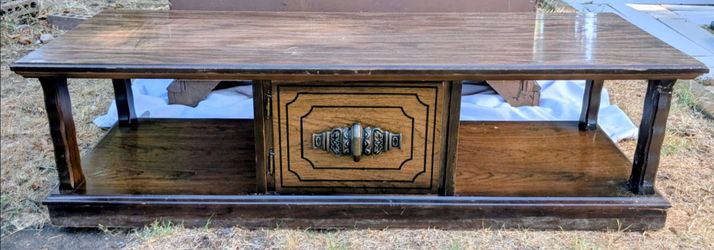 ✨ VINTAGE COFFEE TABLE ✨