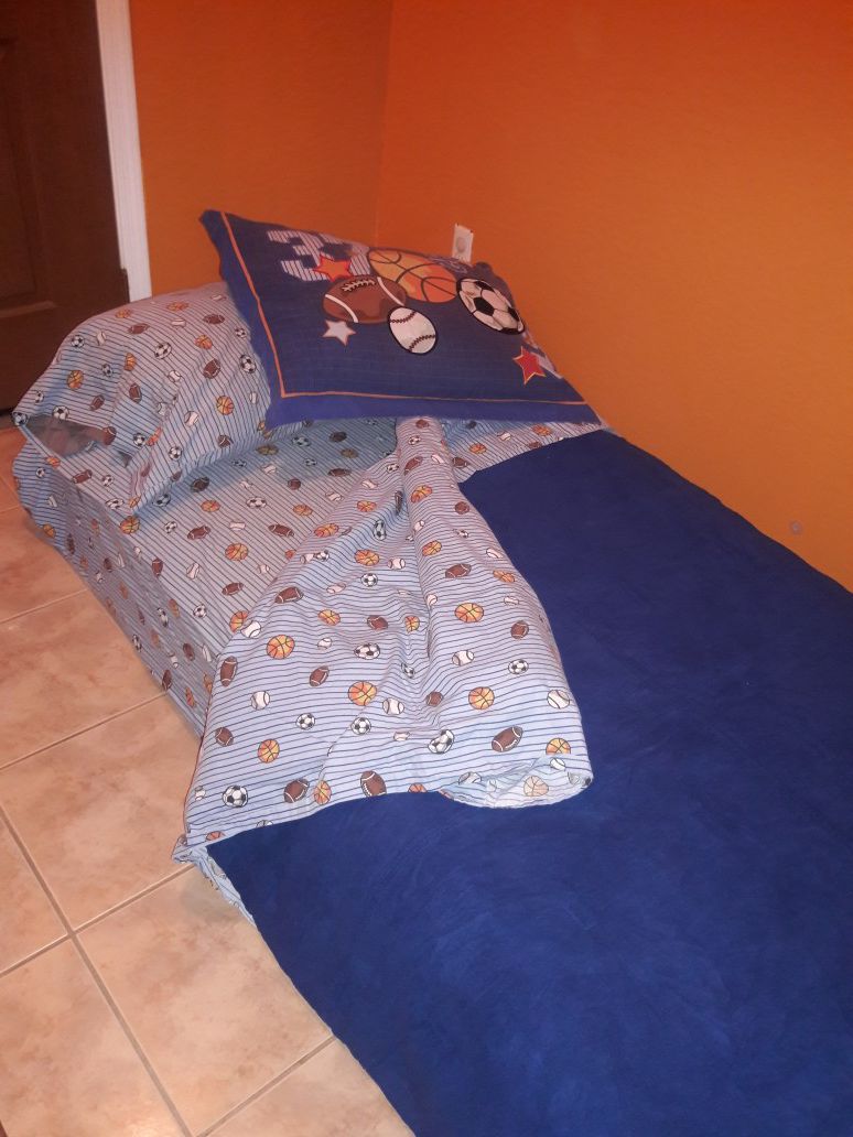 Comforter set . 3 different ones. $10each.