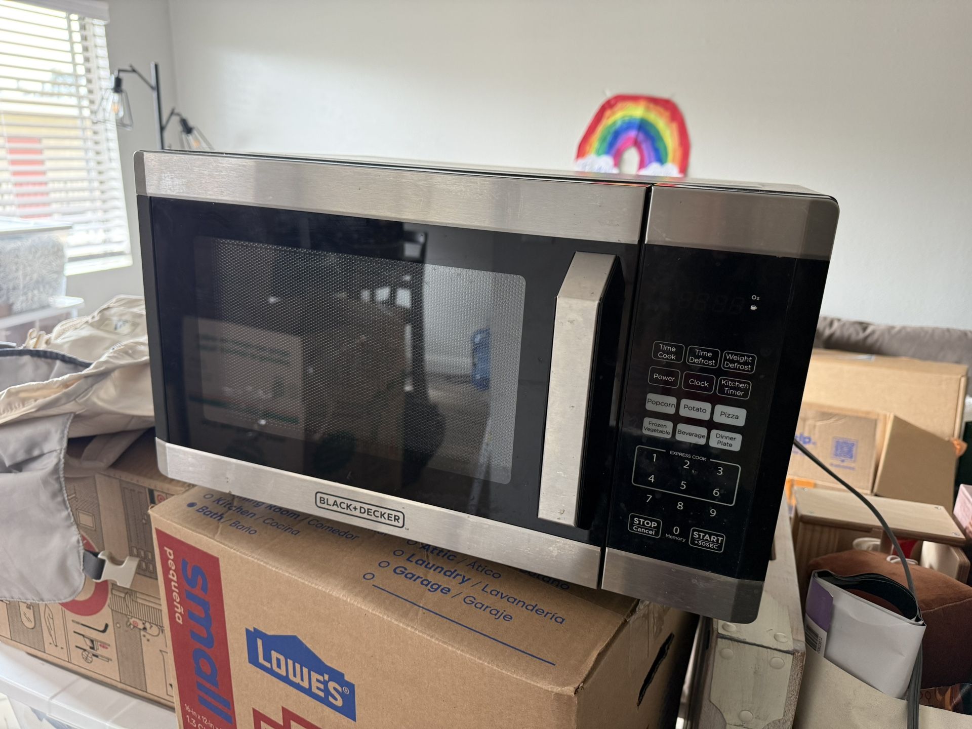 Black & Decker 0.9 Cu Ft 900w Microwave