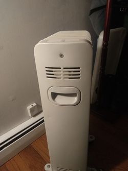 PELONIS HO-157C 0009 OIL FILLED ELECTRIC RADIATOR 1500W RADIANT HEATER! for  Sale in Farmingville, NY - OfferUp