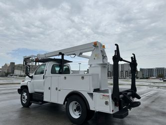 2005 GMC 7500