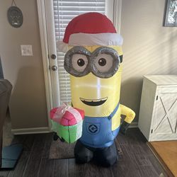 5’ Minions Kevin Christmas Present Inflatable 