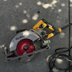 Dewalt Circular Saw Tool